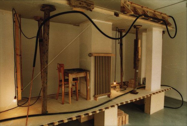 Meus pais deram-me aquilo que podiam, alma da sua diversa, 1993. <em>fotograaf: © Erik van den Boom, Amsterdam</em> © De Appel, Amsterdam & de kunstenaar(s)/the artist(s)