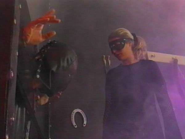 Christian Jankowski, Create Problems, 1999. <em>fotograaf: © Christian Jankowski, Berlijn / Berlin</em> © De Appel, Amsterdam & de kunstenaar(s)/the artist(s)