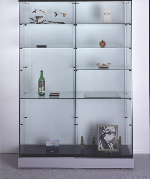 Q.S. Serafijn Collectie, 1991. <em>fotograaf: © Frits de Haan, Delft</em> © De Appel, Amsterdam & de kunstenaar(s)/the artist(s)