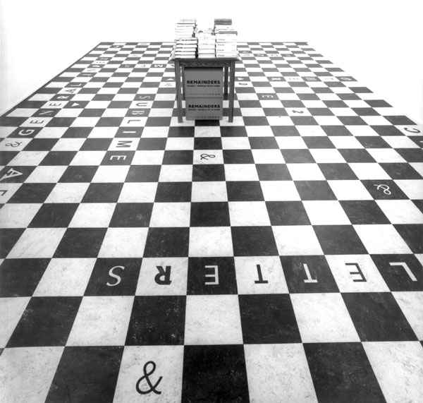 Remainders, 1991, vloer: Zonder titel, 1991. <em>fotograaf: © Edo Kuipers</em> © De Appel, Amsterdam & de kunstenaar(s)/the artist(s)