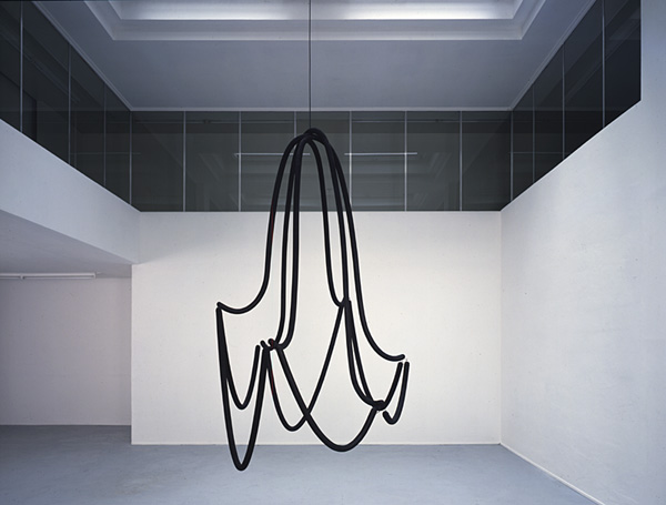 Kroonluchter 91, 1991. <em>fotograaf: © Cary Markerink, Amsterdam</em> © De Appel, Amsterdam & de kunstenaar(s)/the artist(s)
