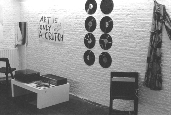 Art is only a crutch I © De Appel, Amsterdam & de kunstenaar(s)/the artist(s)
