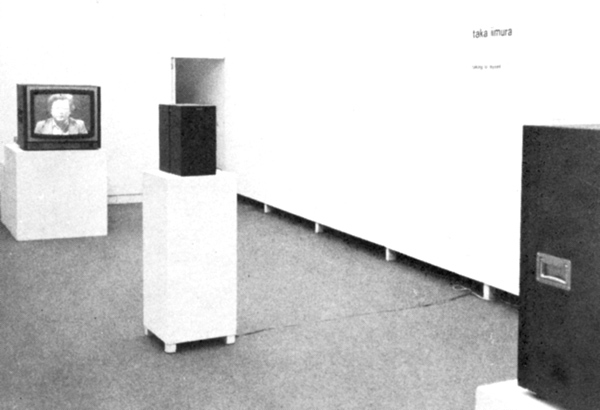 Talking to myself (installatiefoto van eerder datum, niet in De Appel) © Taka Iimura