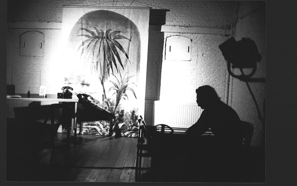 Claudio Stringari, multi-media actie © De Appel, Amsterdam & de kunstenaar(s)/the artist(s)