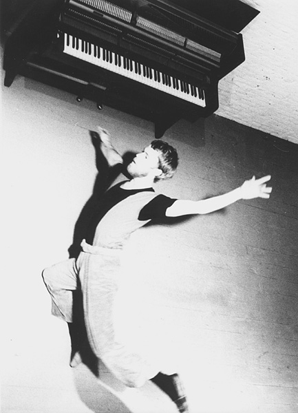 Performance IV