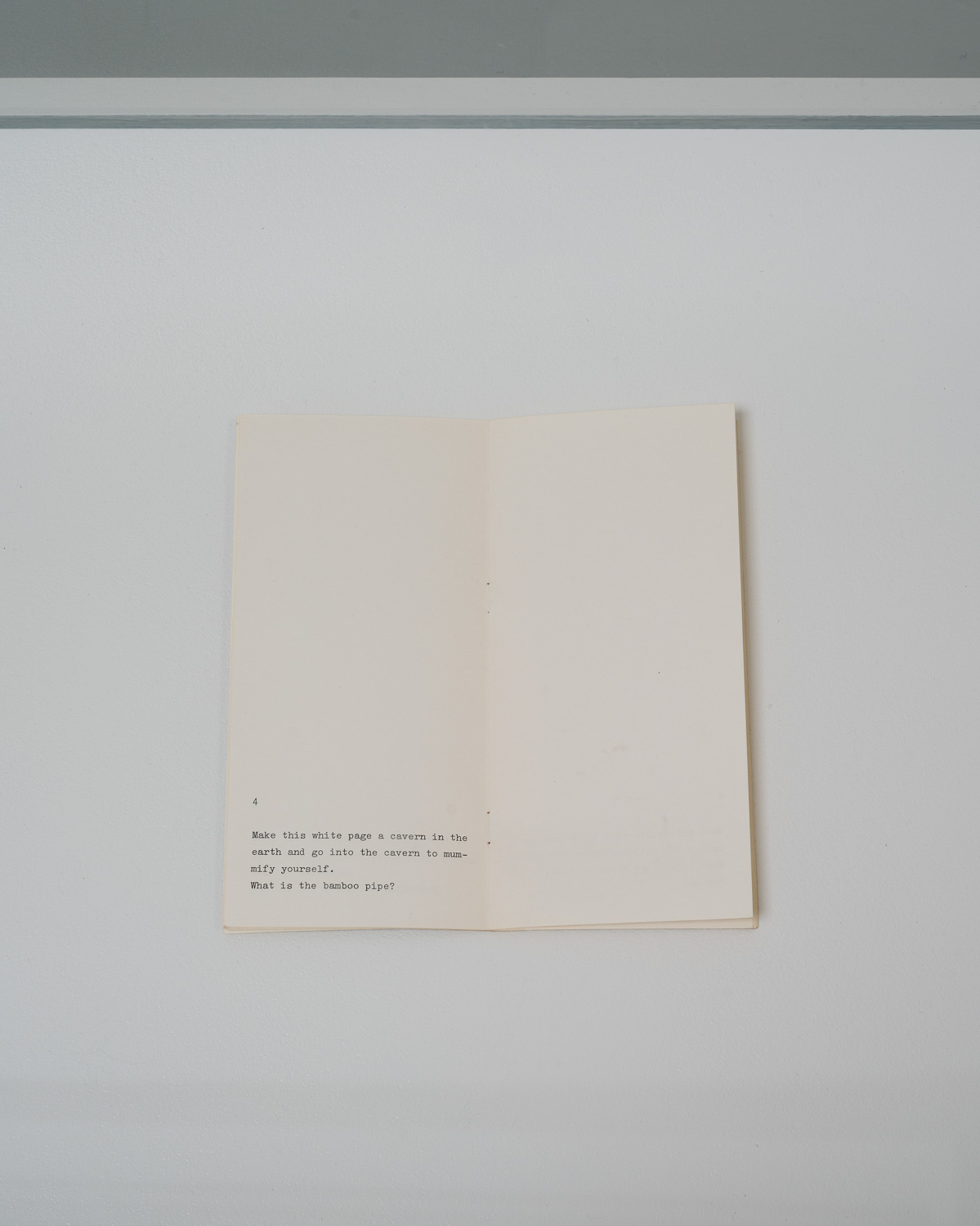 Yutaka MatsuzawaCatechism Art, 1973uitgave Art & Projectdrukwerk, 300 exemplarenkunstenaarsboekje. <em>fotograaf: Cassander Eeftinck Schattenkerk</em>
